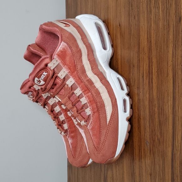 Nike Air Max 95 Dusty Peach Women's Size 9 - Picture 1 of 14